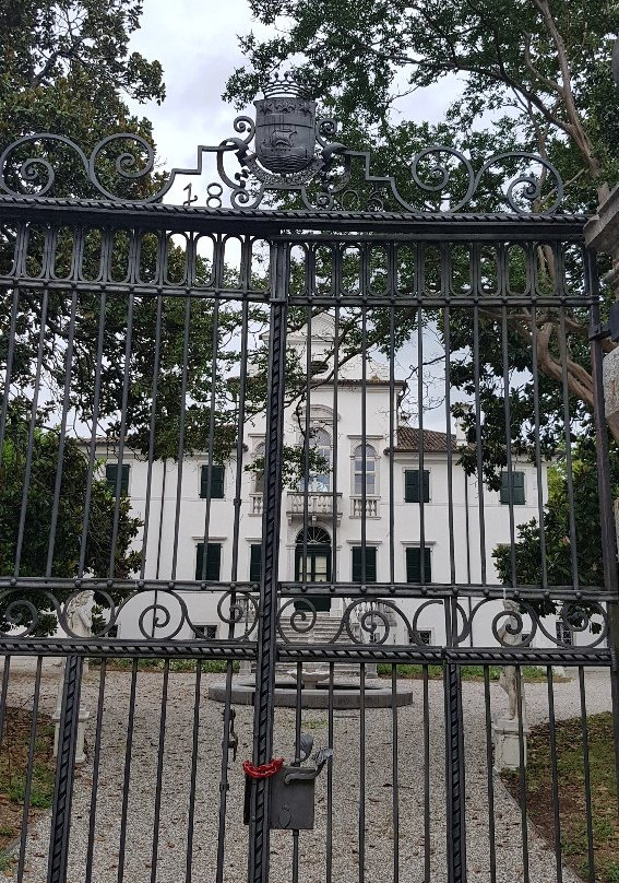 Villa Strassoldo-Parisi-Sabot