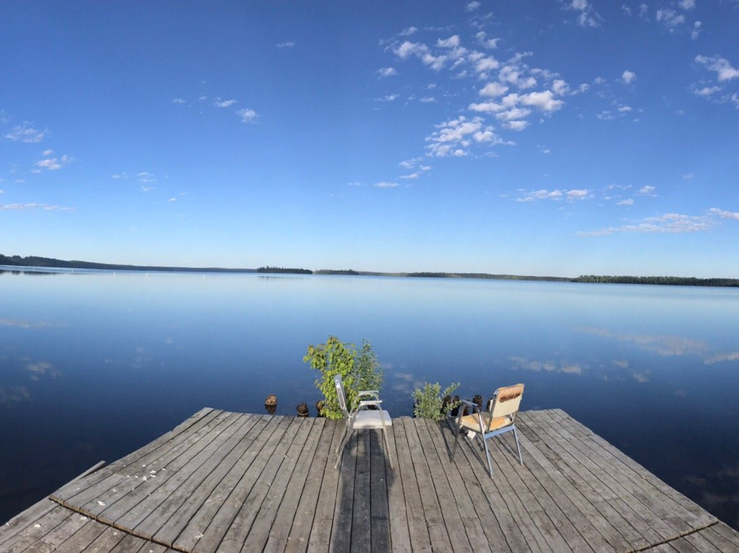Pickle Lake Hotel