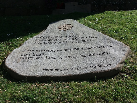 Gandra旅游景点-Memorial aos Herois do Ultramar