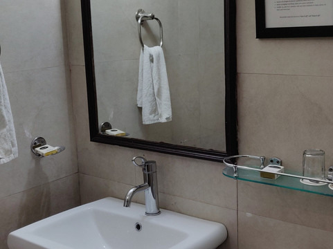 Aamod at Dalhousie主图