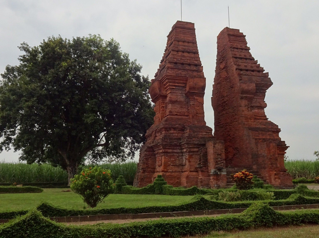 Candi Wringinlawang景点图片