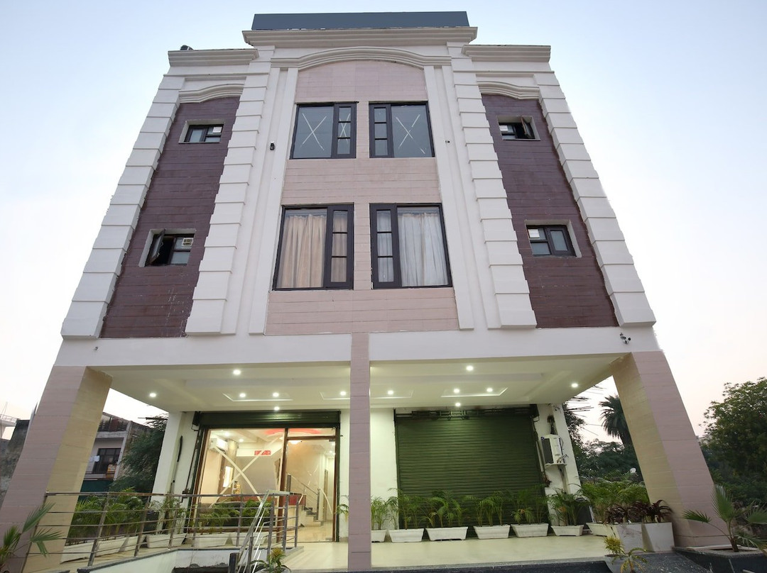 OYO 19699 Hotel Millard