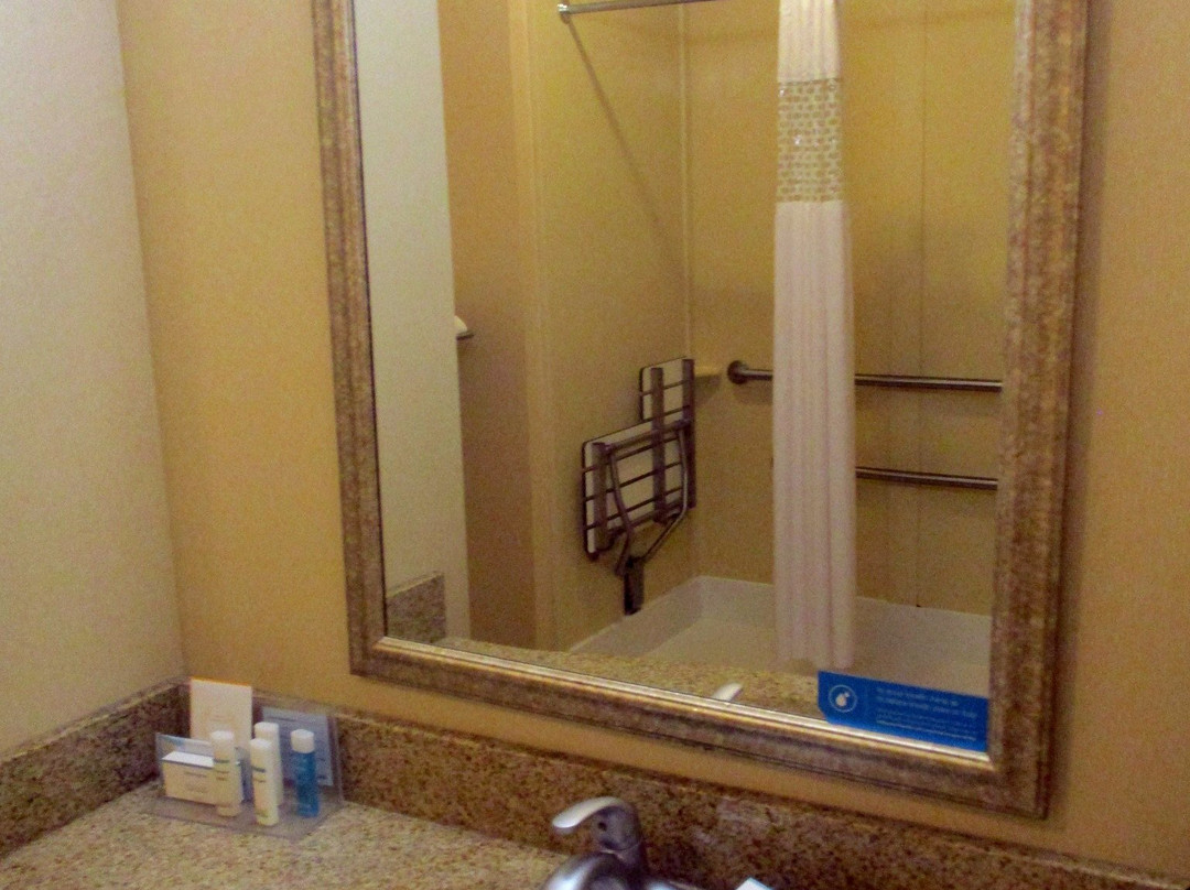 Hampton Inn & Suites Dayton-Airport主图