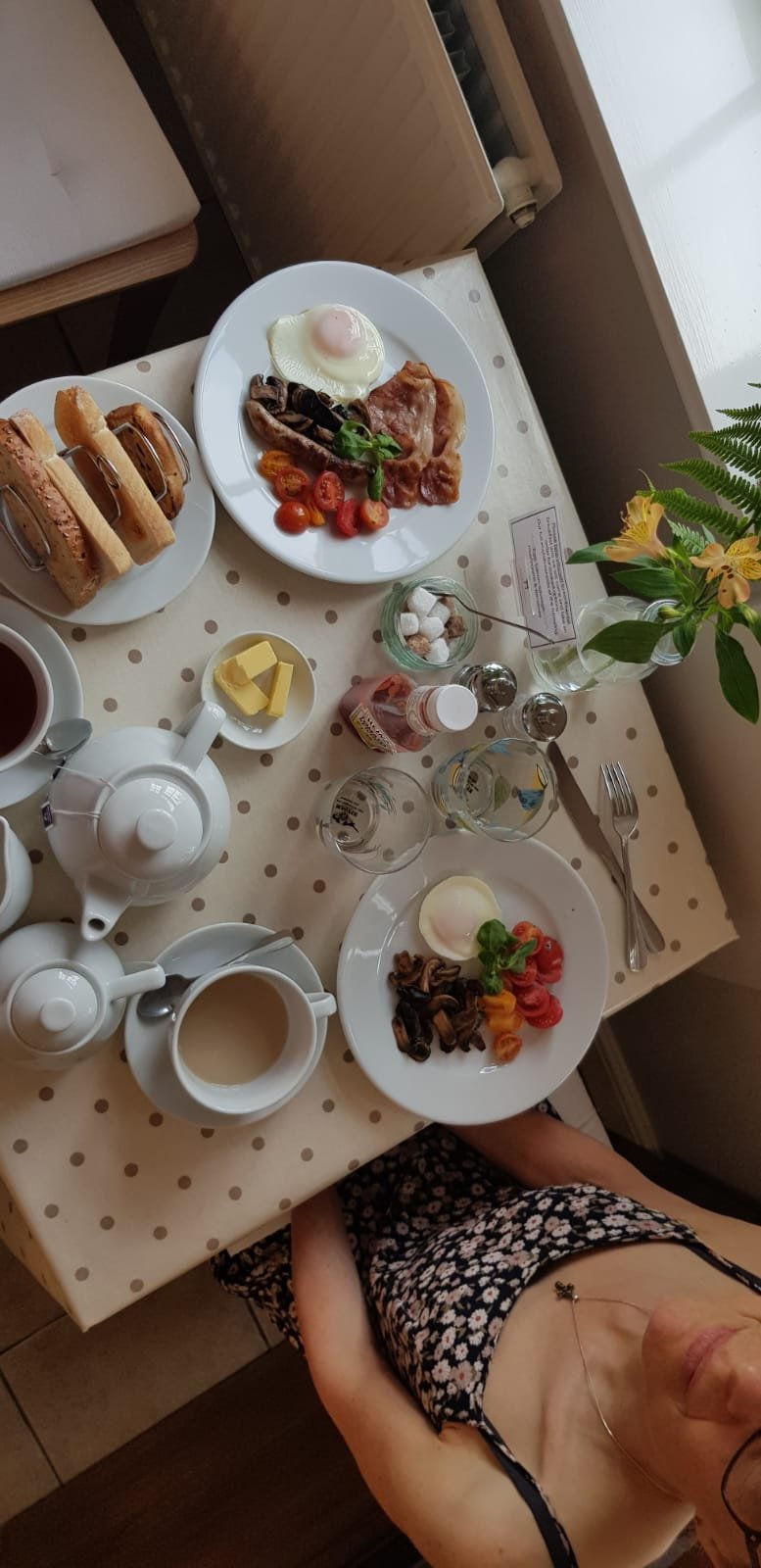 Hurtwood Hotel Bed & Breakfast-餐饮