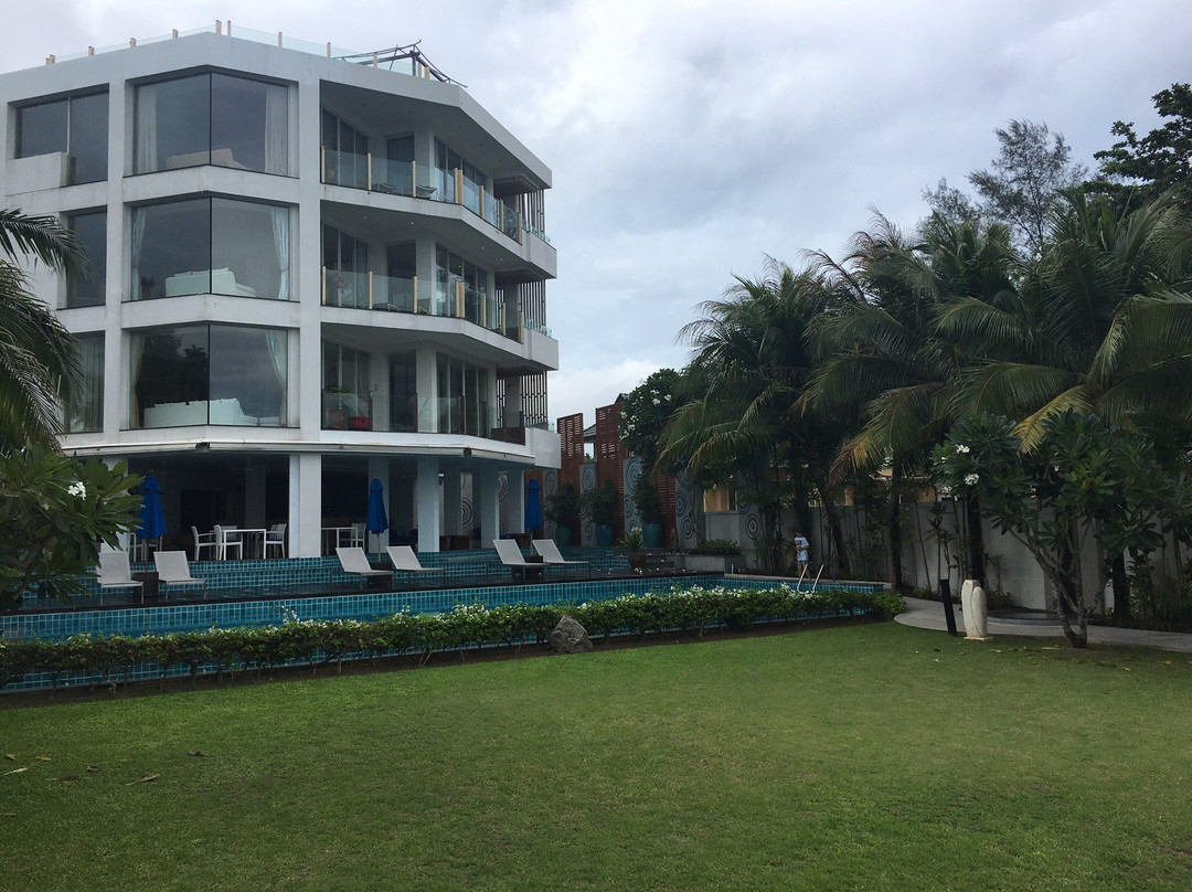 普吉岛海滨大酒店主图