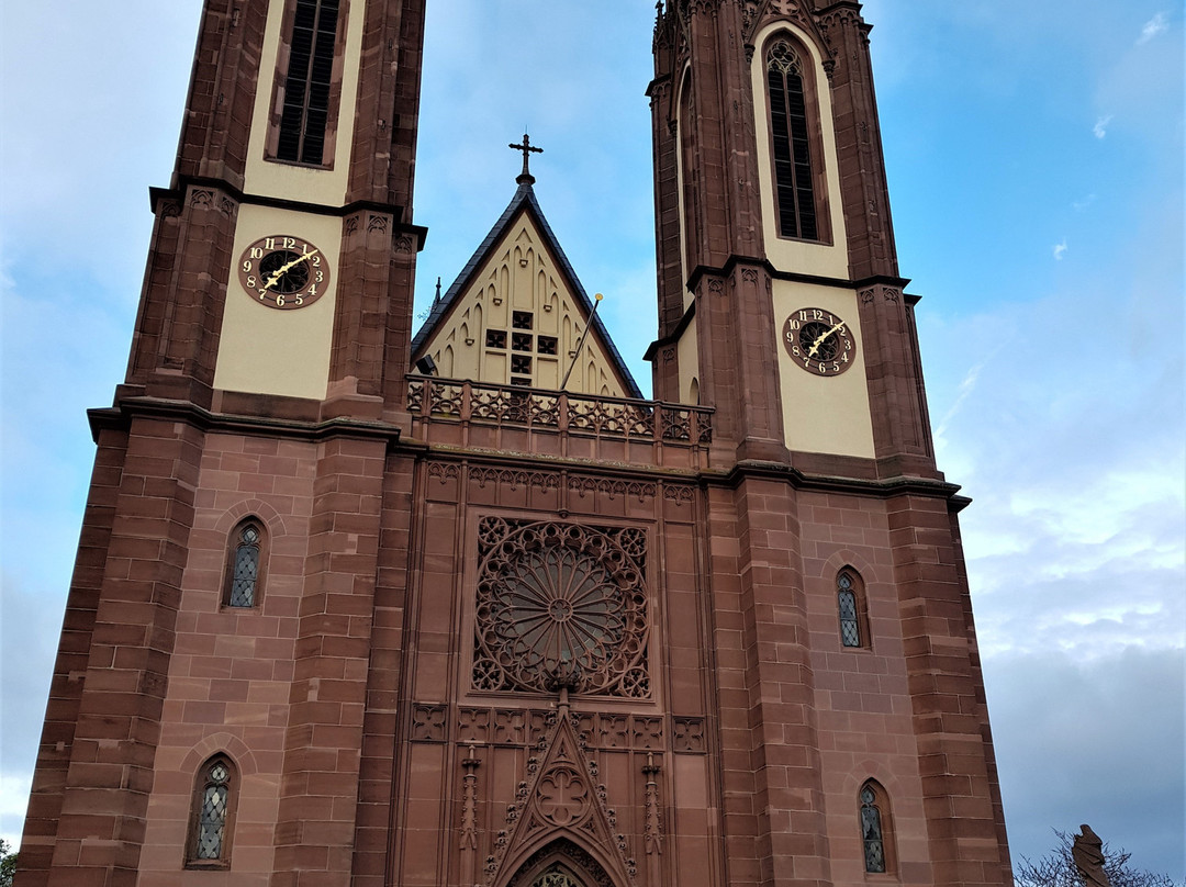 Rheingauer Dom Pfarrkirche Heilig Kreuz-盖森海姆必去景点