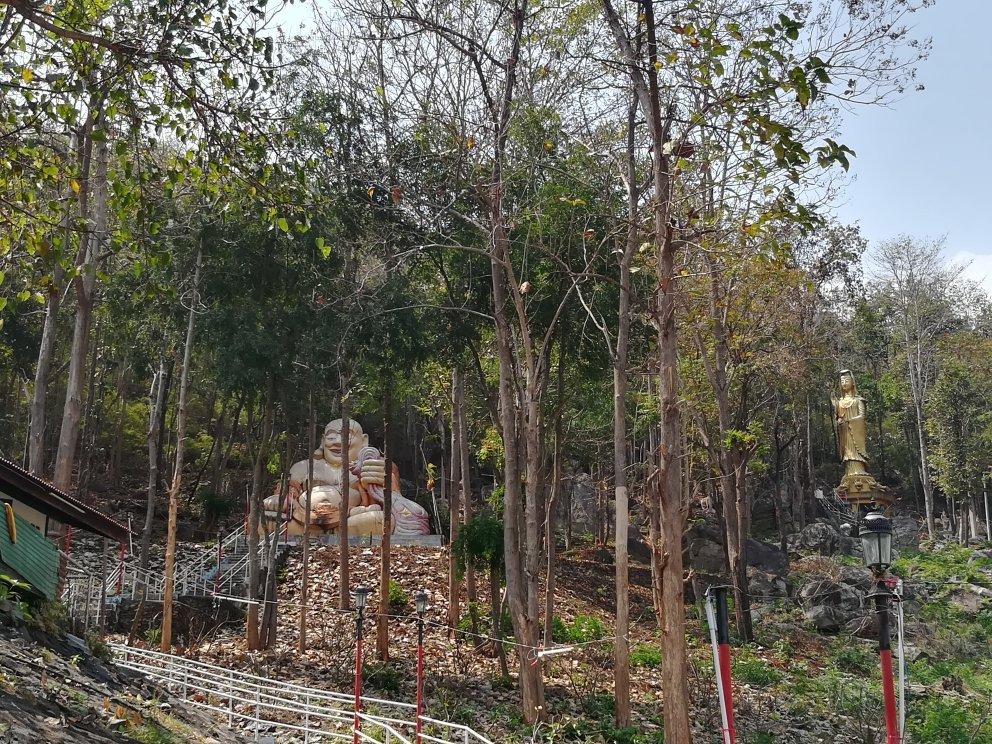Wat Khao Samo Klaeng Temple景点图片