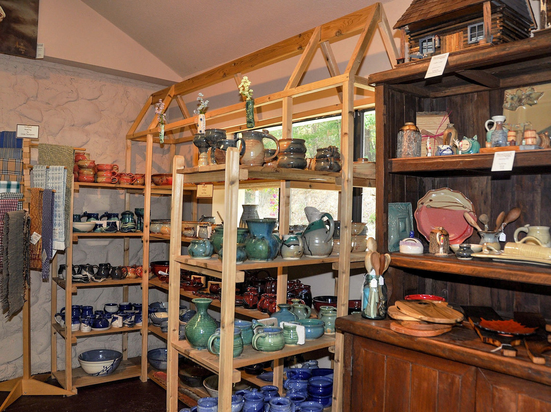 Highlander Gallery-Brasstown必去景点