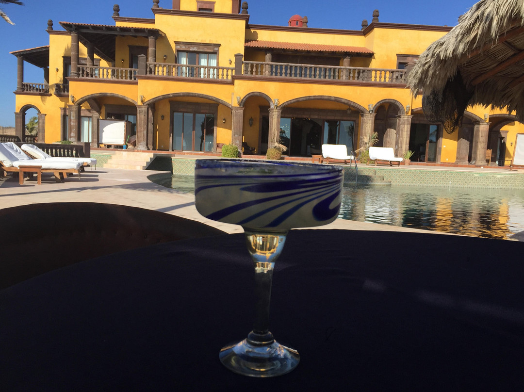 Cerritos Surf Town主图