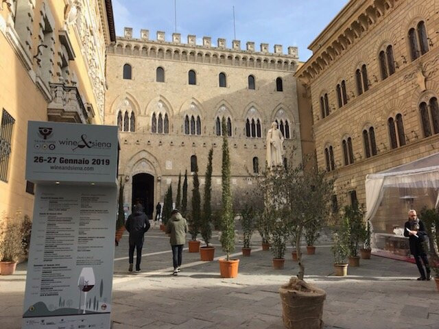 Palazzo Salimbeni-锡耶纳必去景点