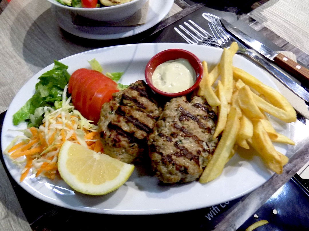 Kipseli餐馆和美食-Mavros Gatos