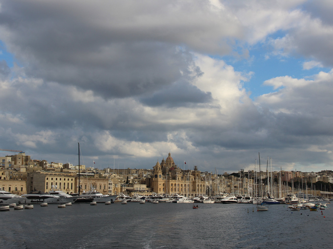 Notre Dame Gate-毕尔古必去景点