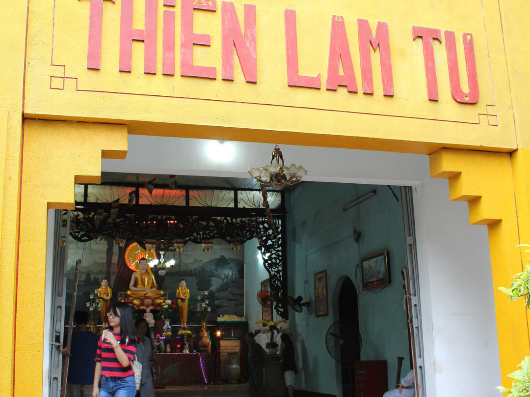 Thich Ca Phat Dai-头顿必去景点