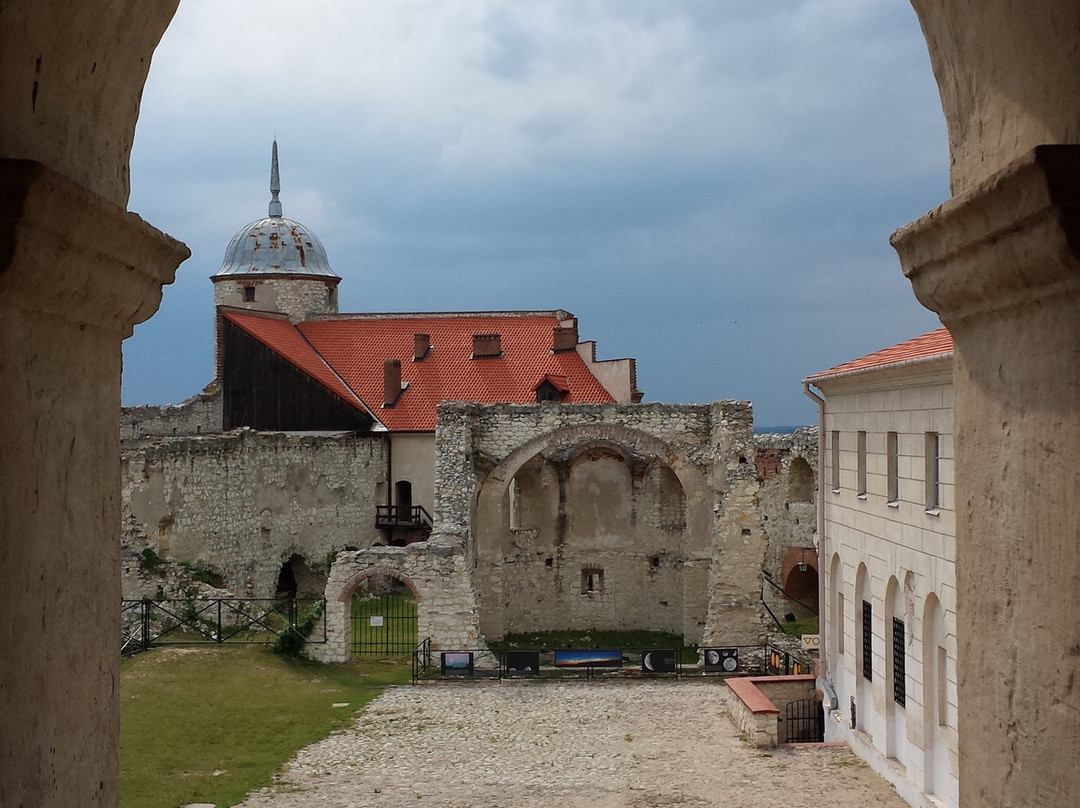 Janowiec Castle景点图片