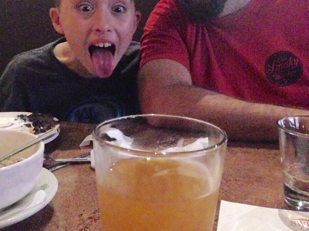 Sweetwater Grill & Tavern-登顿必去景点