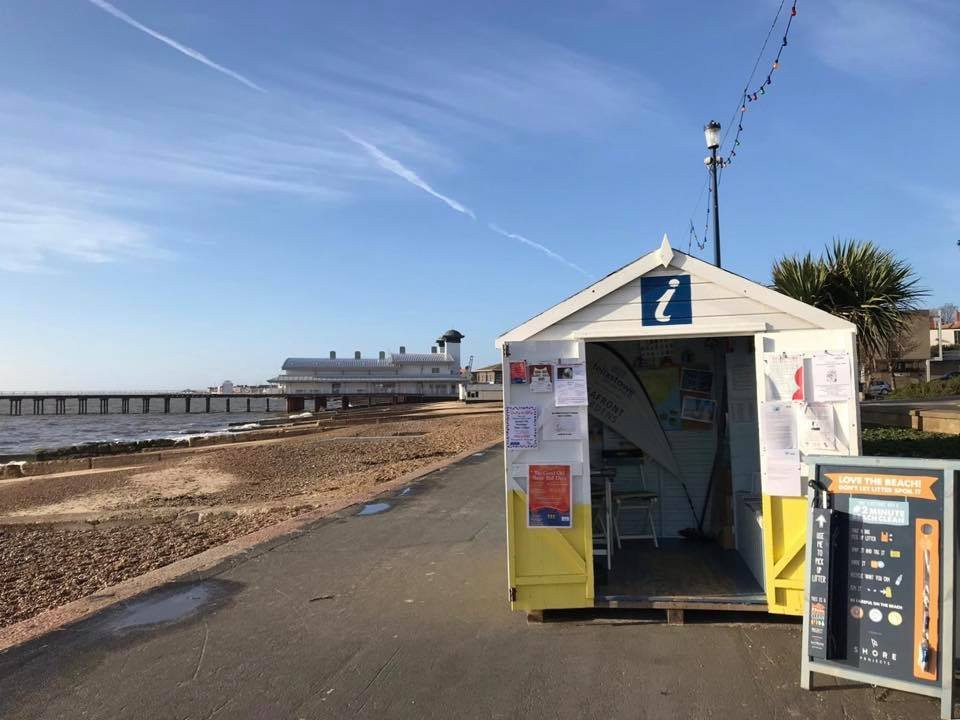 Visit Felixstowe TIC Beach Hut-费力克斯托必去景点