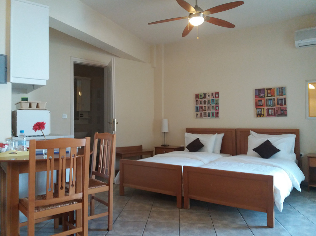 Eviali Apartments主图