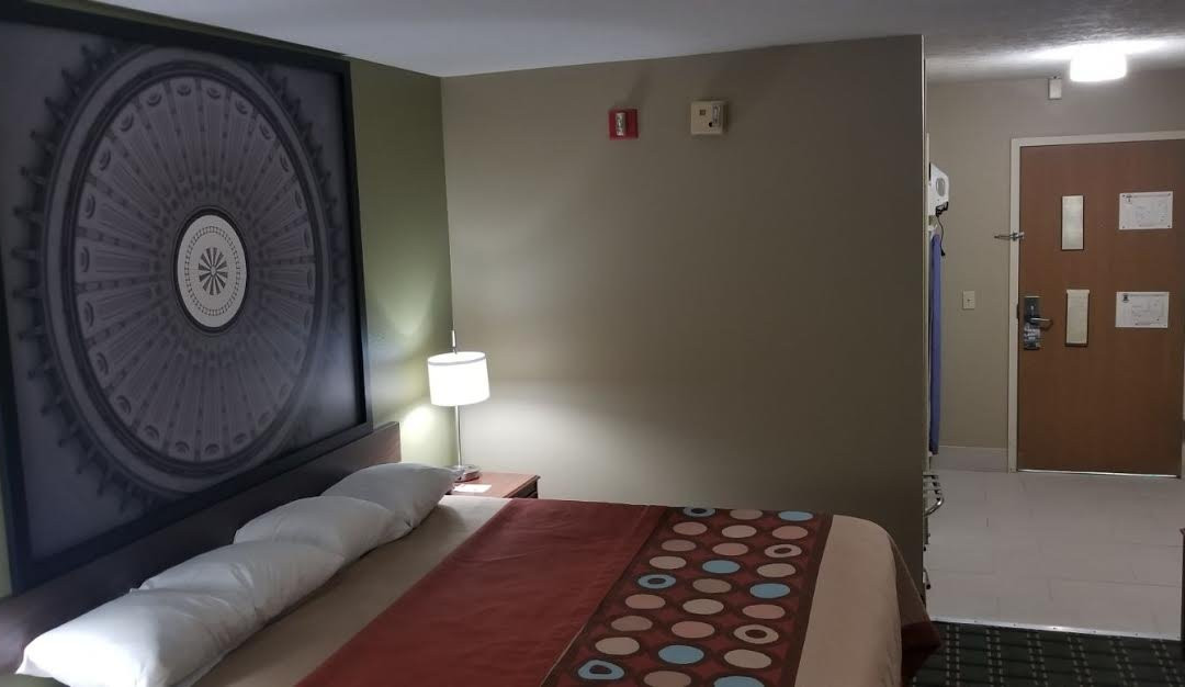 Super 8 by Wyndham Bellefontaine主图