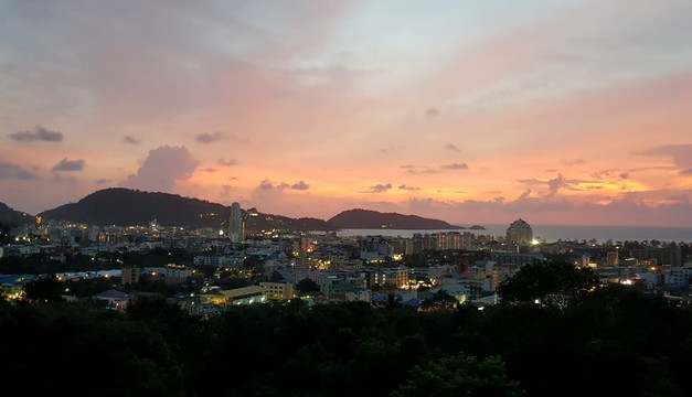 安逸普吉岛芭东酒店主图