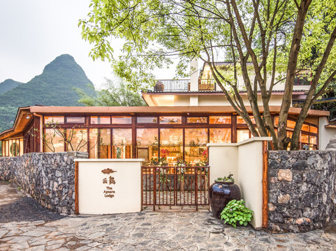 云舞度假酒店(阳朔十里画廊遇龙河店)主图