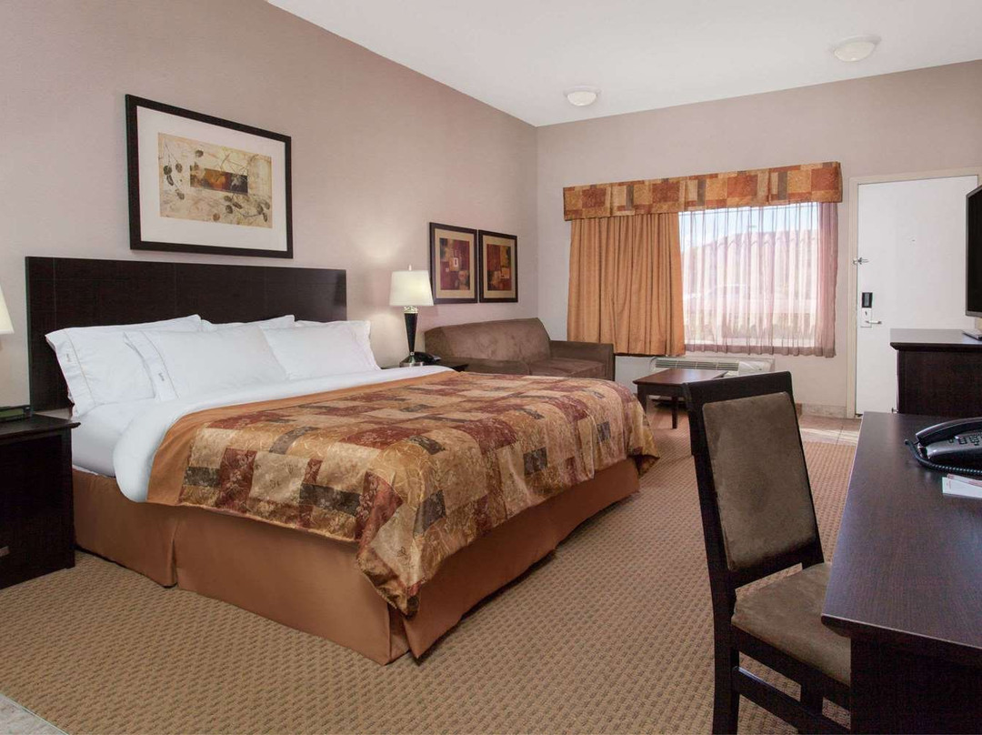 Ramada by Wyndham Brooks主图