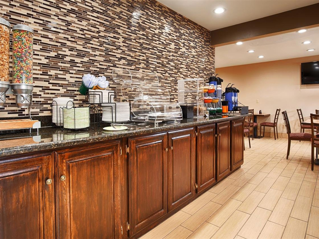 Best Western Red Carpet Inn主图