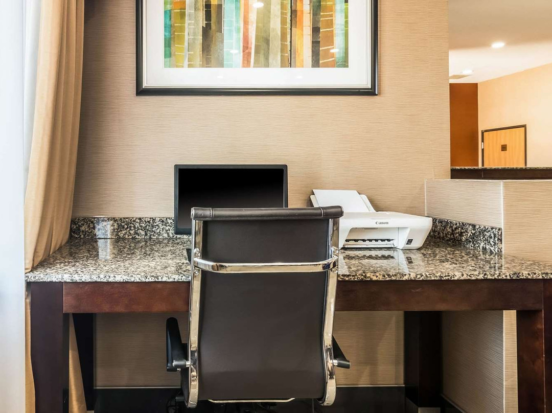 Quality Inn & Suites Salem Near I-57主图