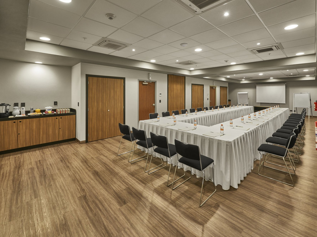 City Express by Marriott Celaya Galerias主图