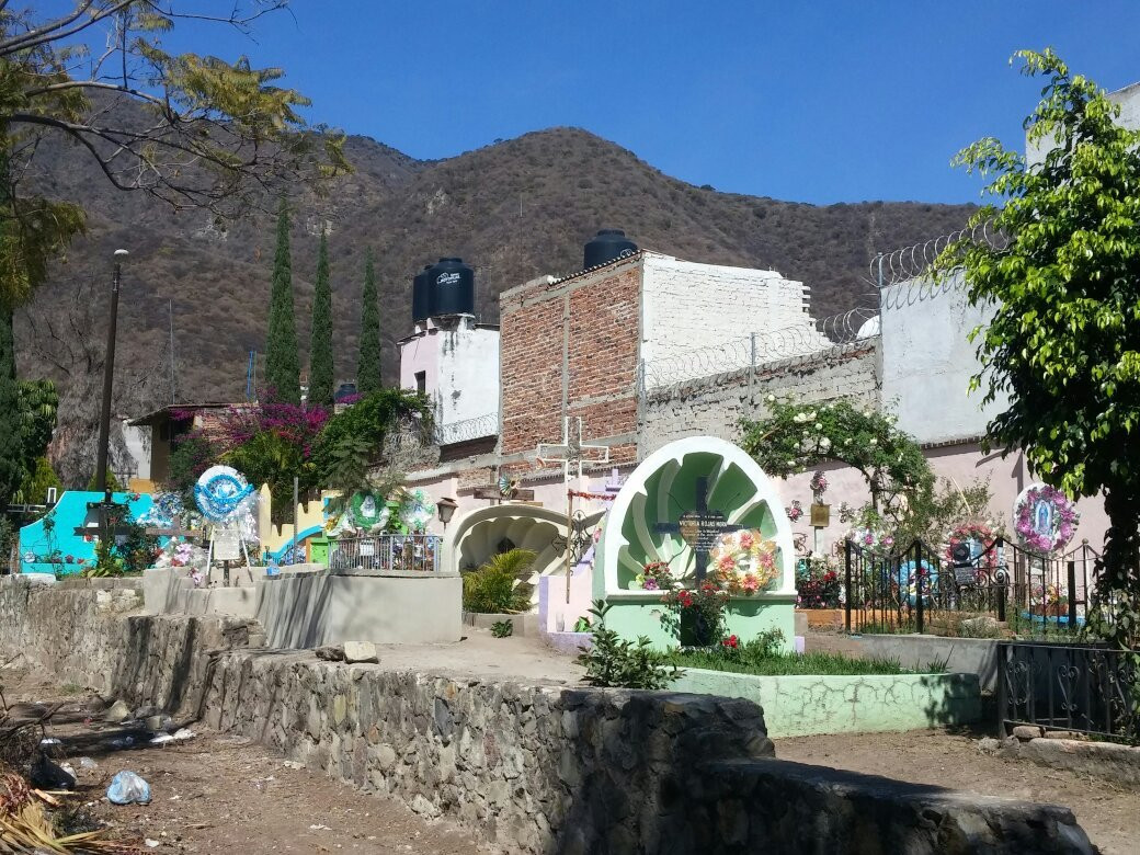 Ajijic Cemetery-Ajijic必去景点