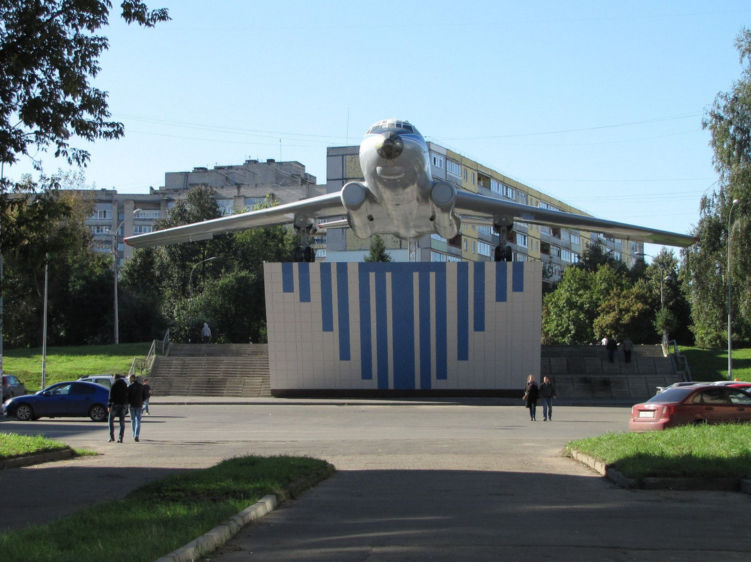 Monument to Airplane TU-104A景点图片