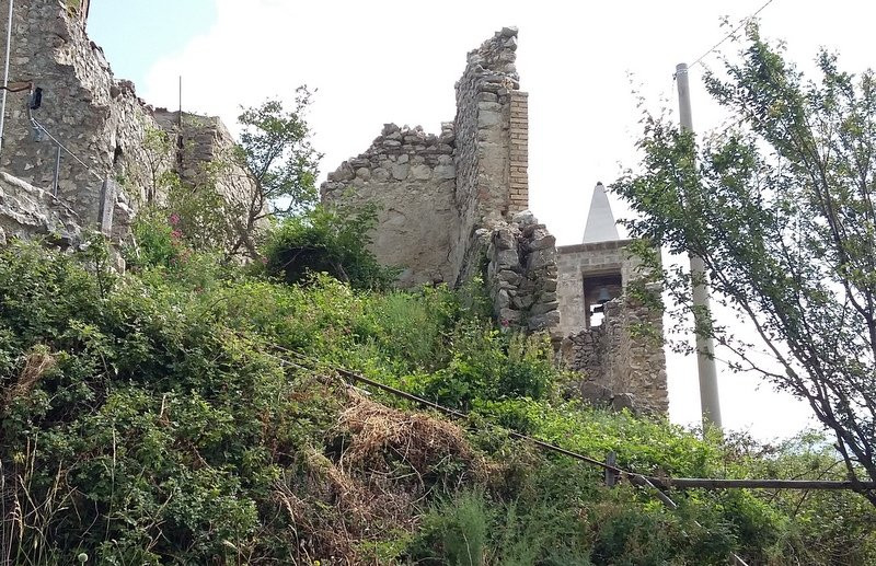 Chiesa Madre della Madonna delle Grazie-Roccacaramanico必去景点