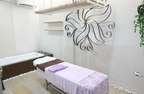 Zee Holistic Living Wellness Center-泗水必去景点