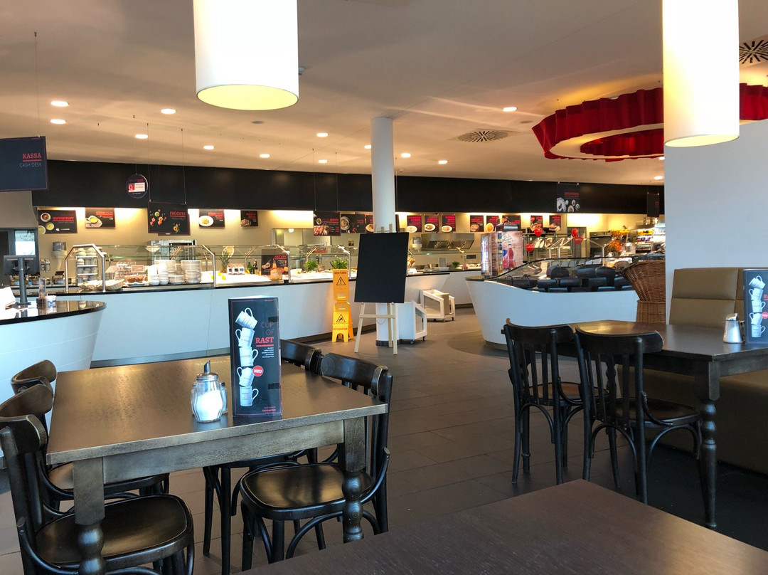 Fashion Outlet Parndorf-旁村必去景点