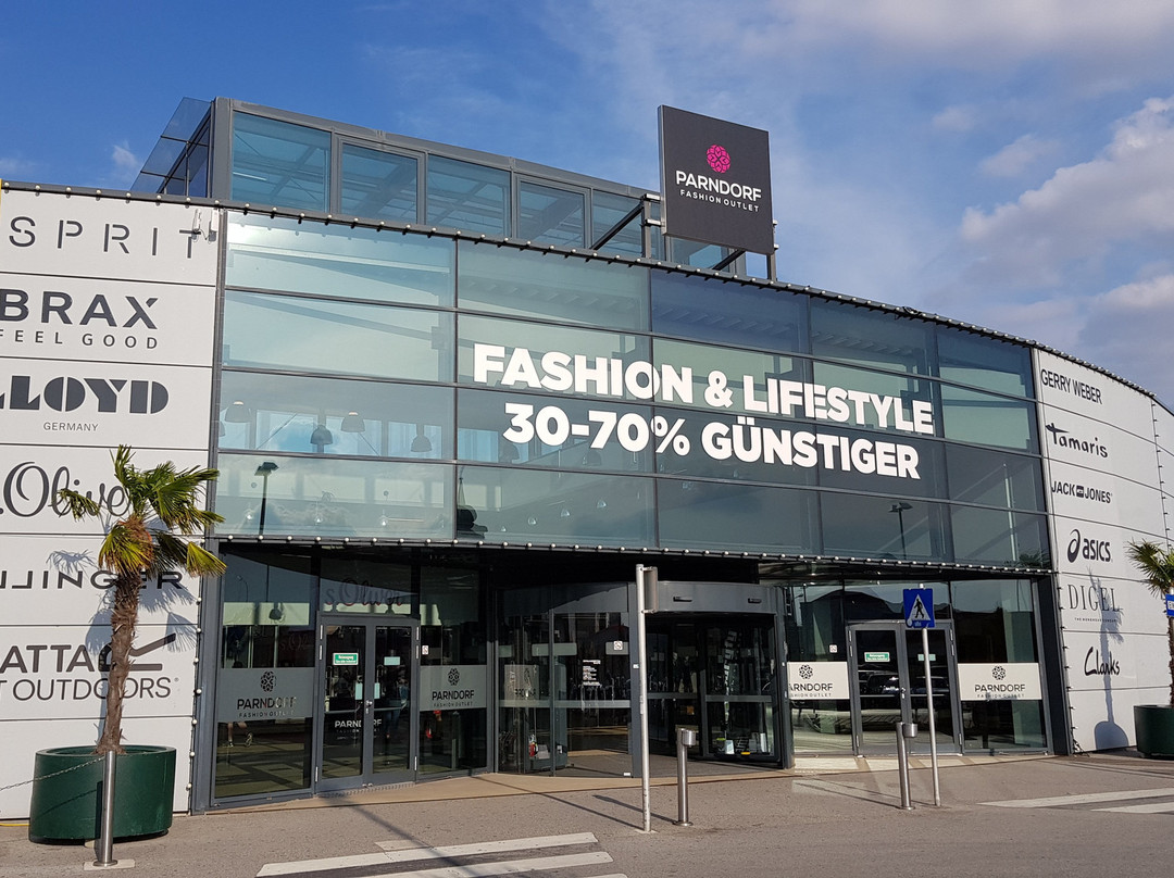 Fashion Outlet Parndorf-旁村必去景点