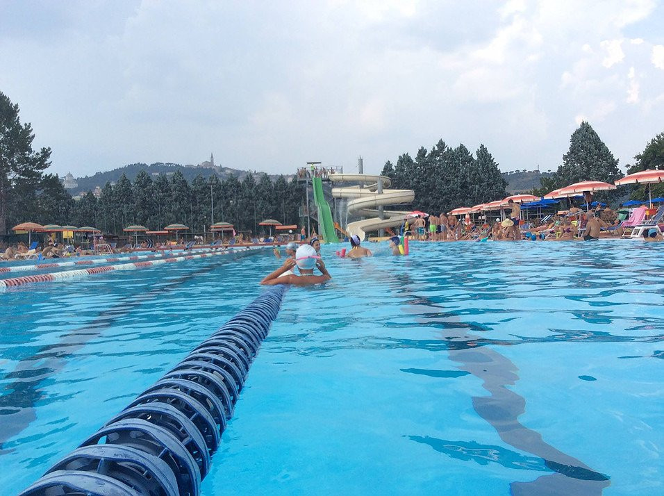 Nuoto Todi Acquapark-托迪必去景点