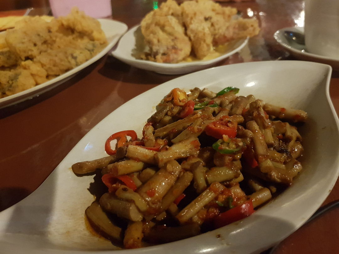 Kampung Oelin Cafe