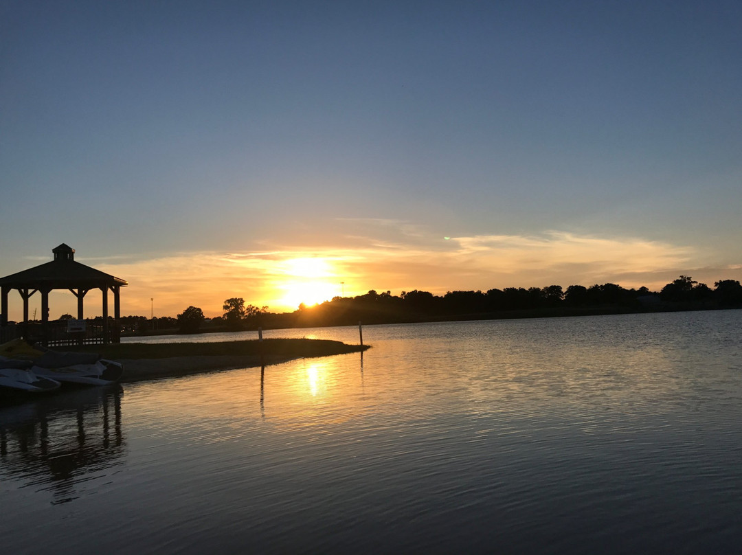Fisherman's Cove Lakeside Resort