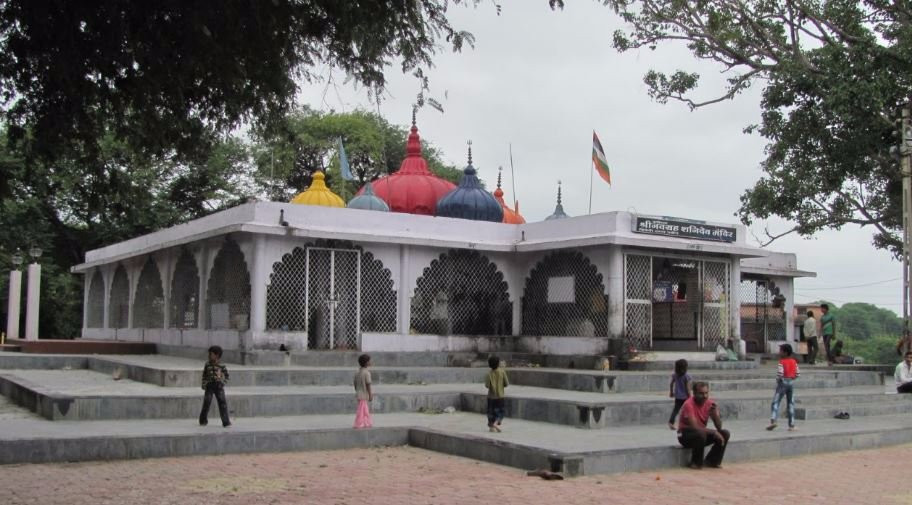 Triveni Ghat Sri Saneeshwara Navagraha Temple景点图片