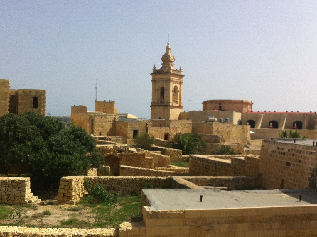 Gunpowder Magazine, Silos, WWII shelters & Battery-Victoria必去景点