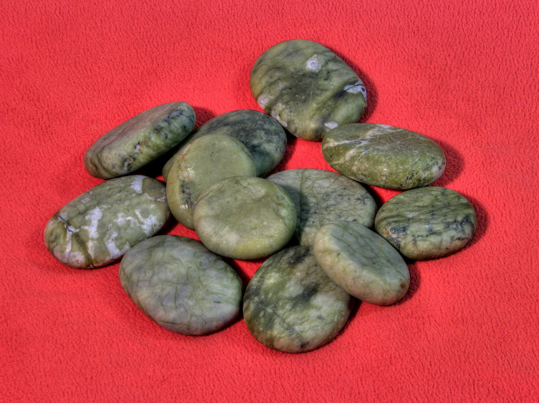 Healing with Bamboo and Stones-莱克福里斯特必去景点