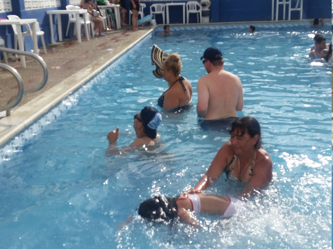 Piscina Rauzan