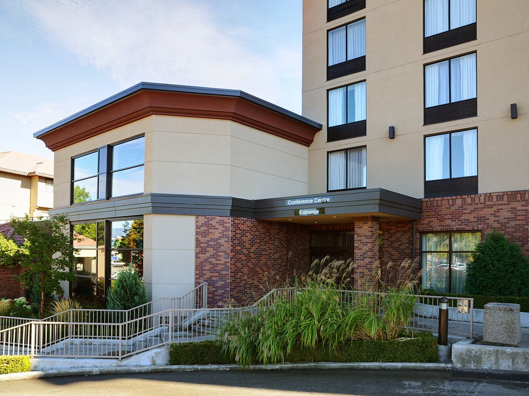 Hotel Kelowna & Conference Centre