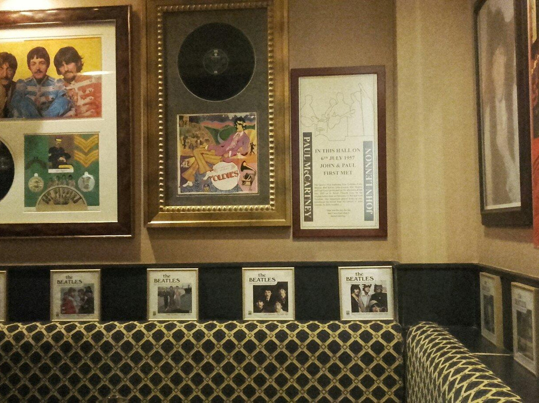 TAXMAN  BEATLES BAR景点图片