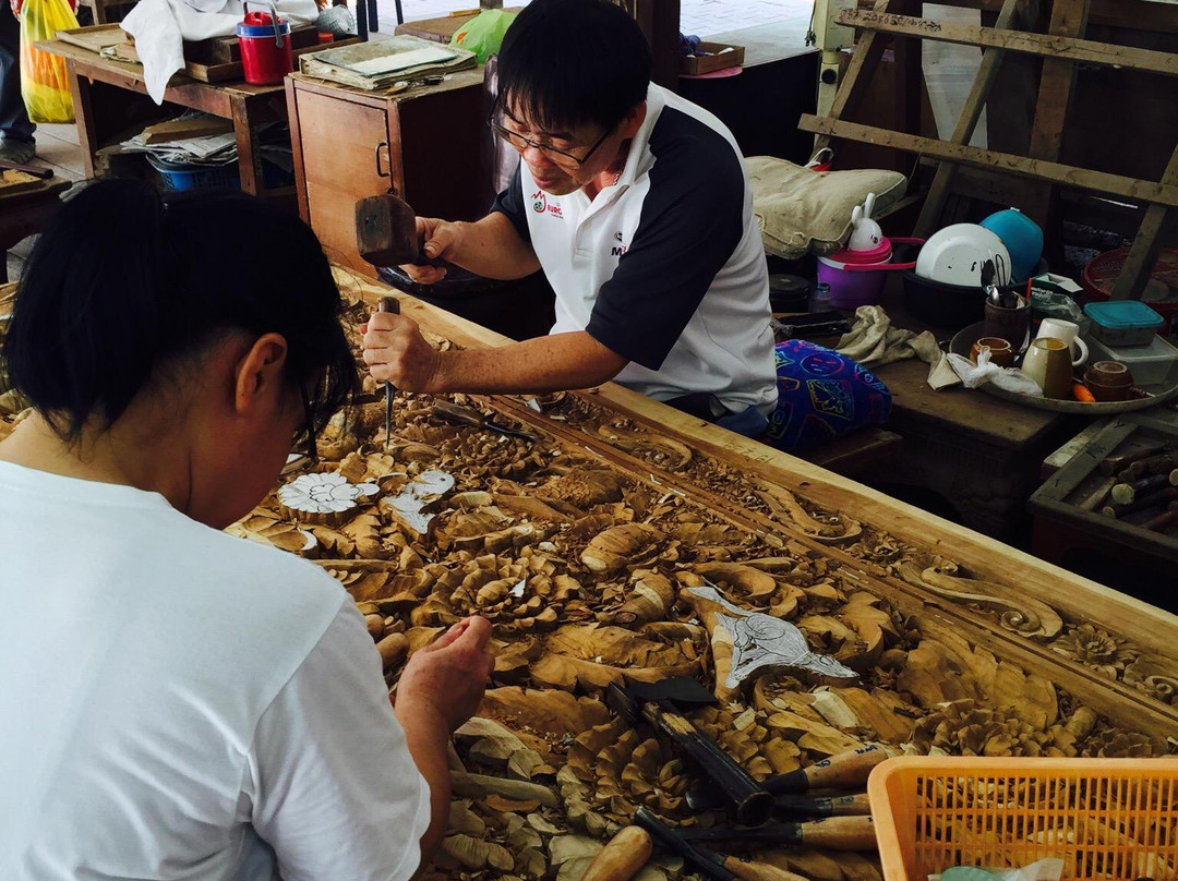 Carved Woods Factory景点图片