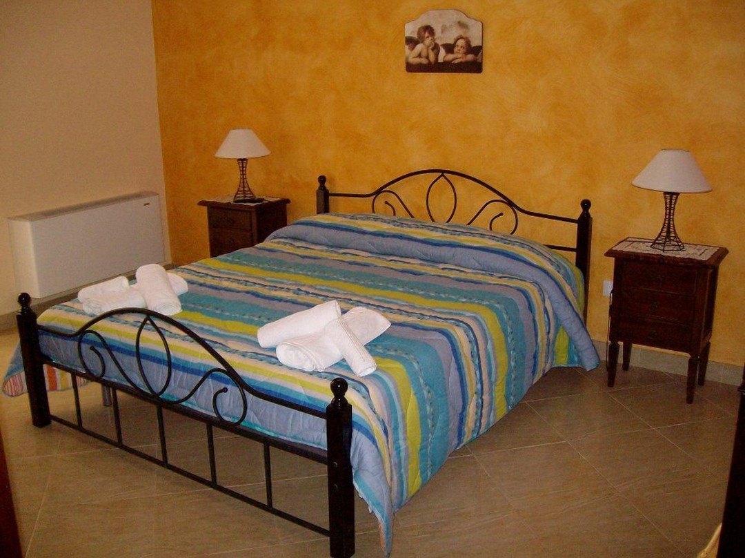The Best - Parcheggia sotto casa ed entra