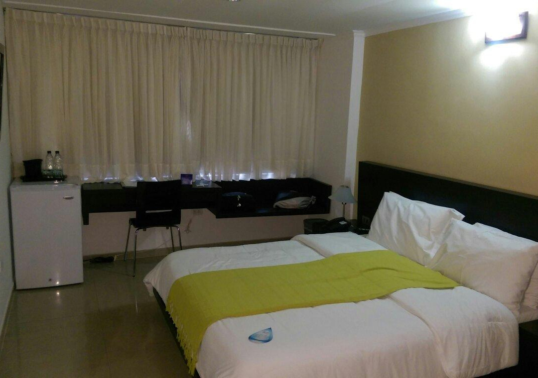 Hotel Plaza Real主图