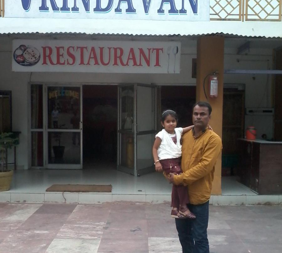 Kiraoli酒店住宿-Hotel Vrindavan & Kanha Restaurant