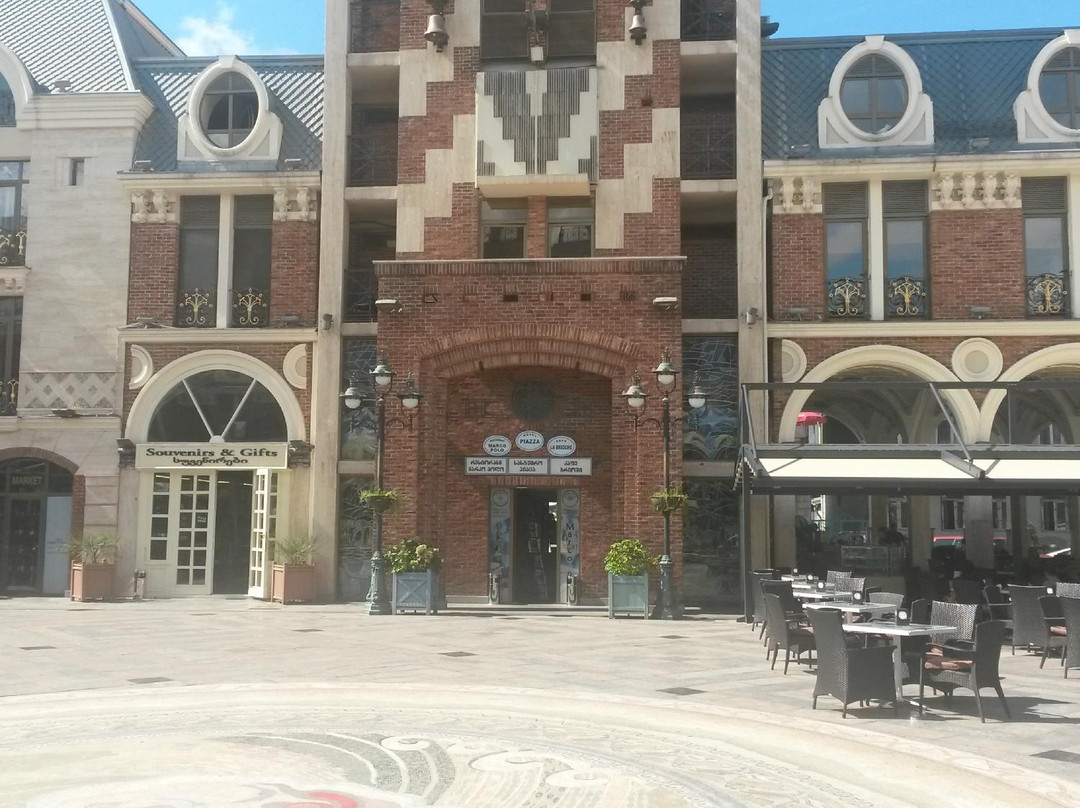 Piazza Square-巴统必去景点