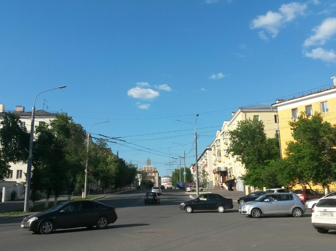 Shop Orenburg Fur Scarf-Orenburg必去景点