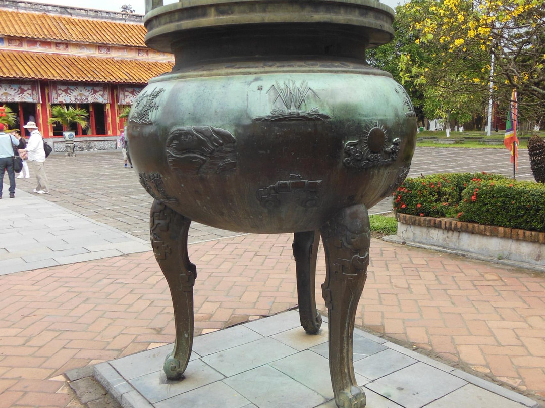 Nine Dynastic Urns-顺化必去景点